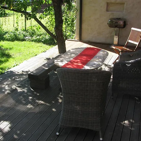 Apartment Apple Tree House *